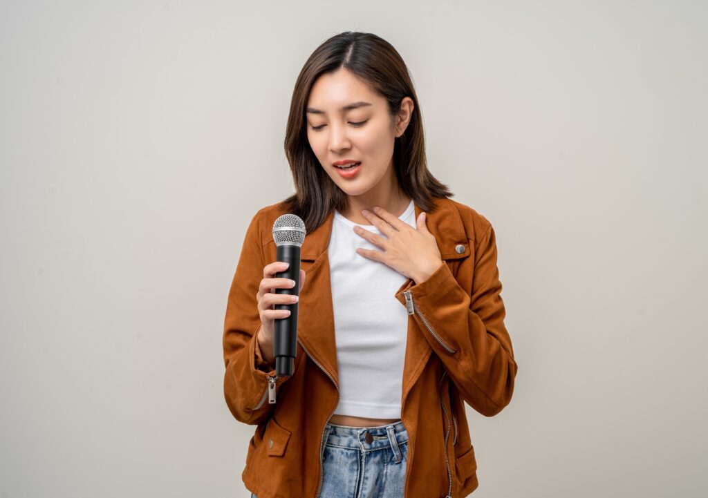 Vocalist Women have throat irritation mucus and coughing. Fever headache respiratory tract infection. Female unhealthy Sickness need to consult a doctor and get treatment.